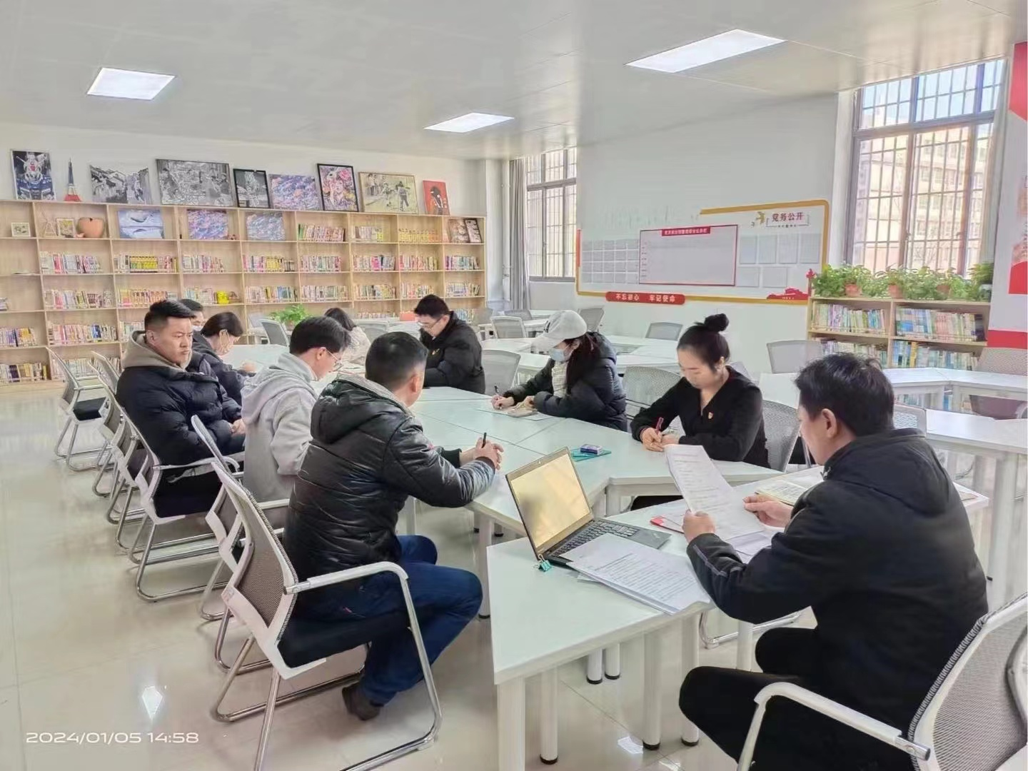思想之旗领航向　换届选举启新篇——bv伟德国际1946党支部换届选举